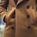 Czy wełniany płaszcz naprawdę ochroni nas przed zimnem?