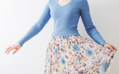 Jak dobrać odpowiednią ilość materiału na sukienkę z długim rękawem?