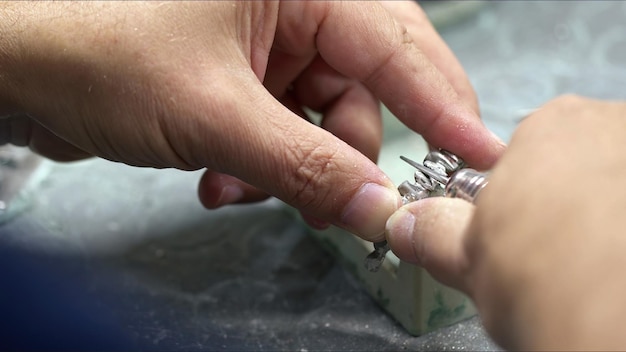 Domowe sposoby czyszczenia biżuterii z metalu