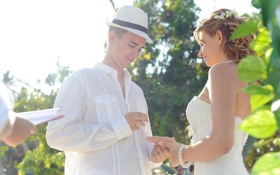 Jak elegancko ubrać się na wesele latem i nie przegrzać?