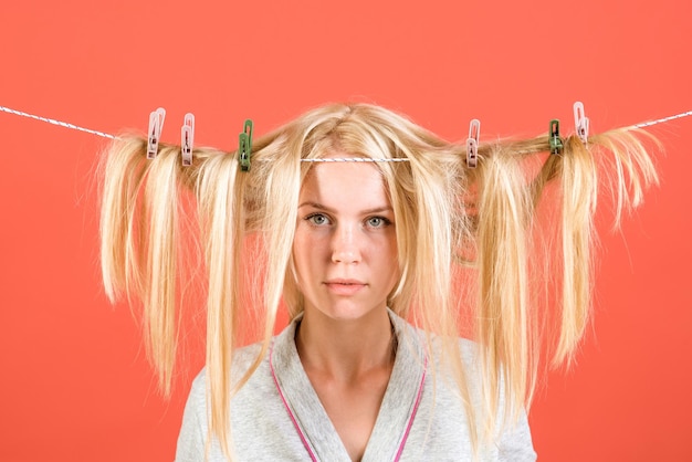 Jak porowatość włosów wpływa na ich wygląd i pielęgnację?