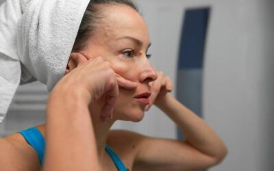 Jak skutecznie zadbać o rozszerzone pory na policzkach?