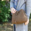 Jak wyczarować modną torebkę na szydełku?